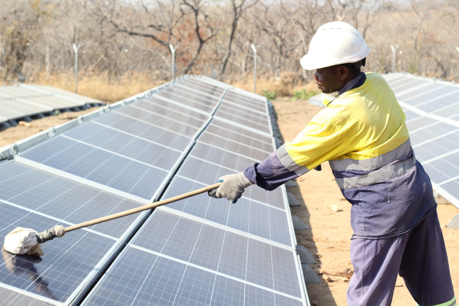 You are currently viewing Cultural Perspectives on Solar Panel Maintenance: How Different Regions Approach Cleaning